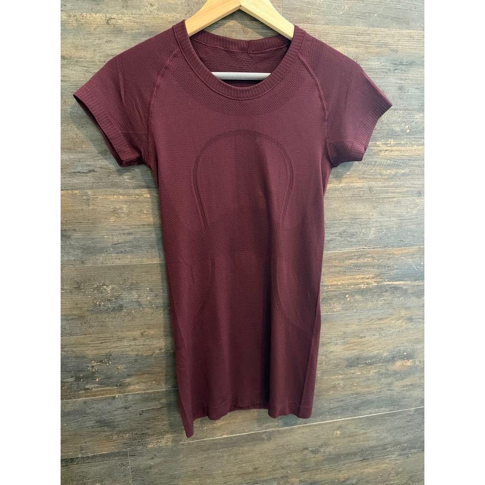Lululemon Swiftly Tech Short Sleeve 2.0 Shirt Burgundy Maroon Women Size 4